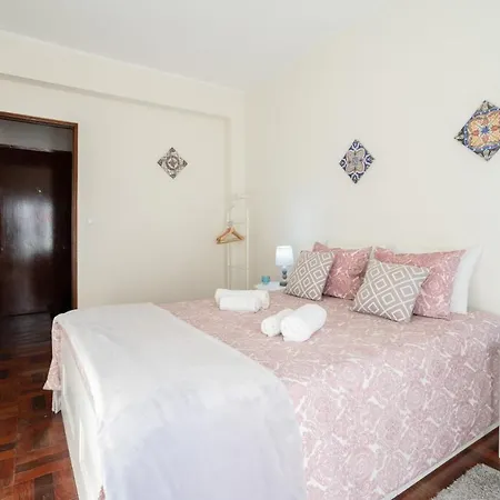 Cozy Alegria Balcony Apartment *